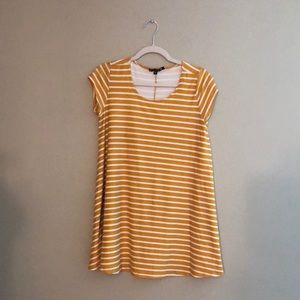 Tunic style top or dress size Medium short sleeves